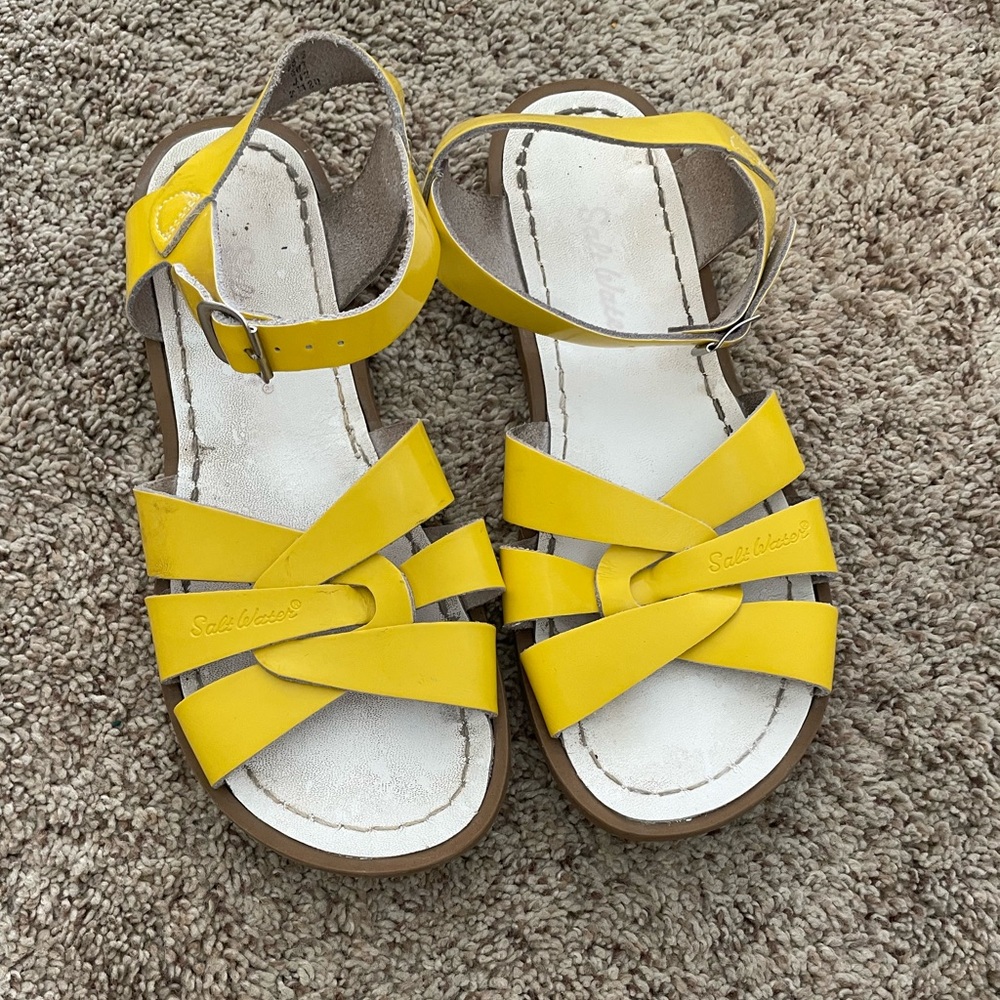 Yellow Saltwater Sandals size 5 woman’s